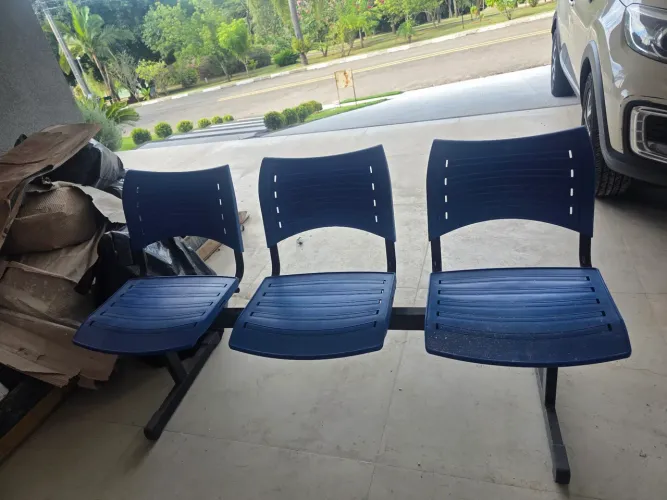 Trio de cadeira recepção + três cadeiras soltas