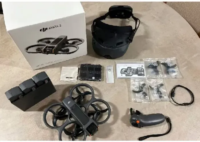 Drone DJI Avata 2 Smart Combo Baterias com apenas 5 ciclos de uso.