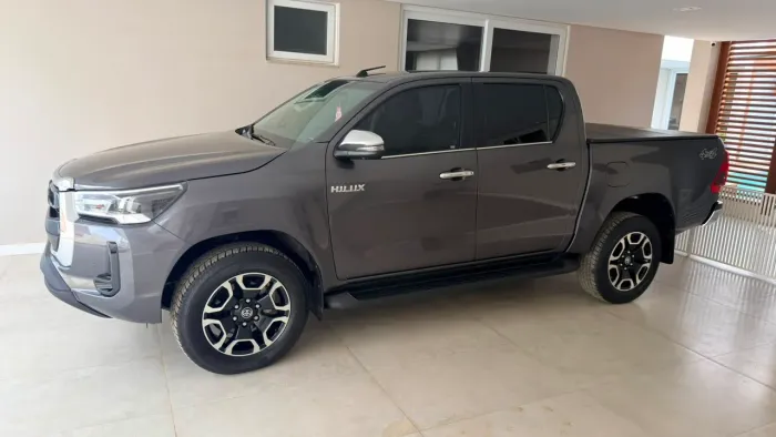 Toyota Hilux CD SRX 4X4 2.8 TDI 16V Diesel Aut. 2023