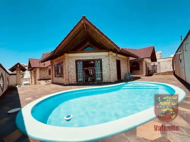 Casa Exclusiva 5 suites - 6 vagas sendo inclusive para trailer - Piscina. Onde a Exclusivi