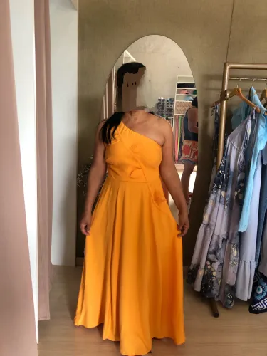 Vestido lindo ,usado poucas vezes, casamento ou formatura.100,00reais