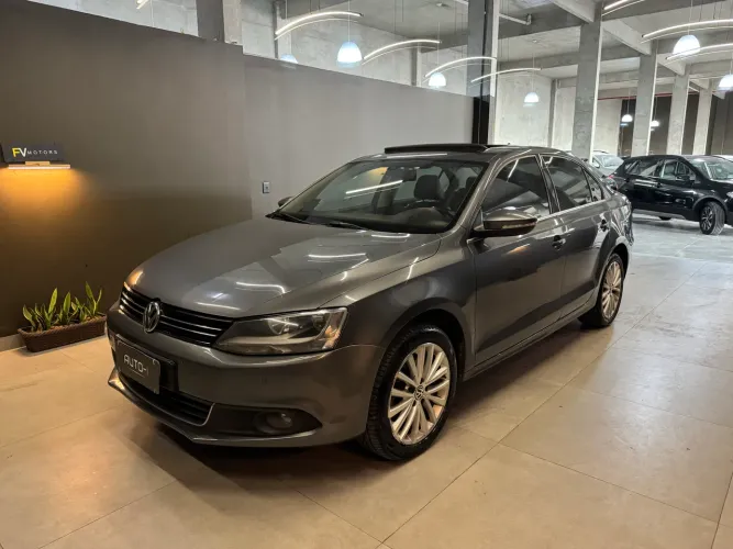 Volkswagen Jetta Highline 2.0 TSI 16V 4P Tiptronic 2014