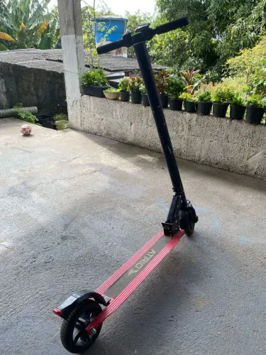 Patinete átrio com defeito