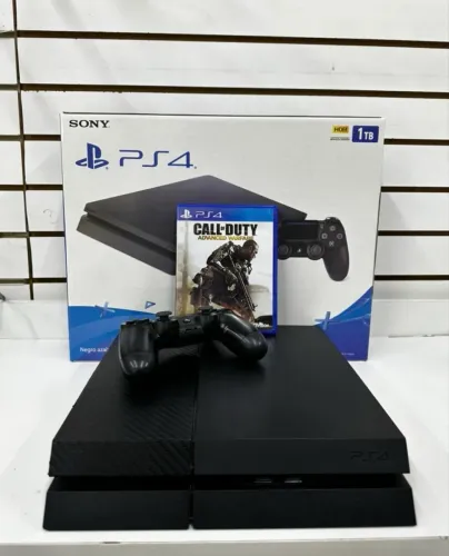 PS4 com 1 jogo de brinde e garantia