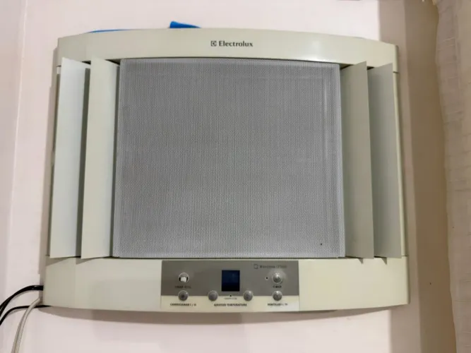Vendo ar condicionado de janela Electrolux 