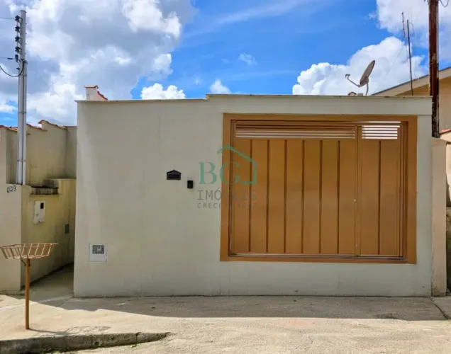Excelente casa à venda no Jardim Philadelphia em Poços de Caldas MG.