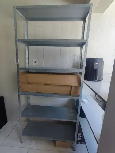 Estante de aço com 6 prateleiras /2 und.