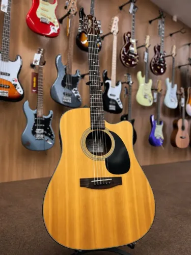 Takamine para venda EG320