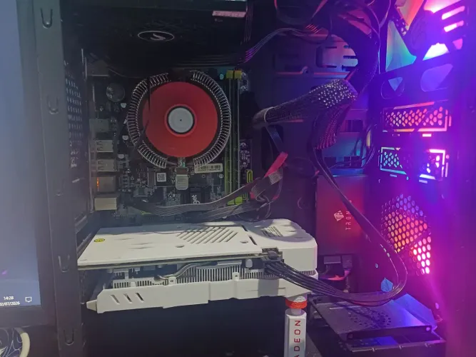 PC Gamer RX 580 8GB + i5-2400 | 16GB RAM | SSD 447GB | Excelente Estado