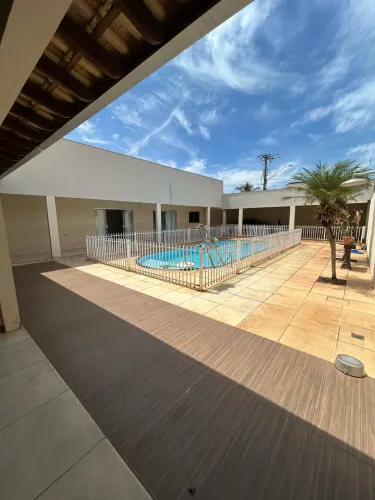 Casa para venda em Jardim Tropical com 5 quartos, sendo 5 suítes, 300m²