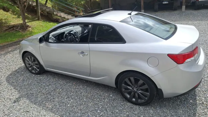 Kia Motors Cerato Koup 2.0 16V Aut. 2012