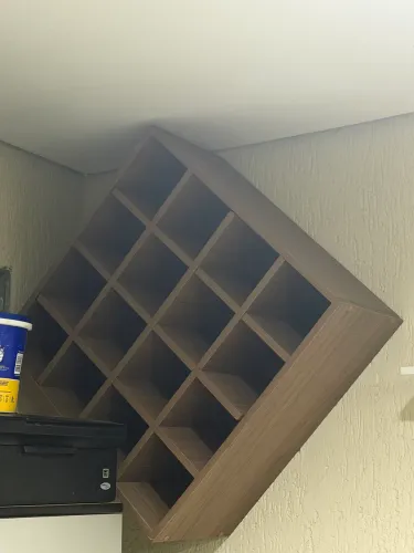 Nicho decorativo/ adega para vinhos