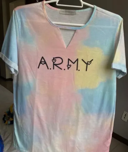 camiseta miss fifteen tie dye army (bts) tamanho 14