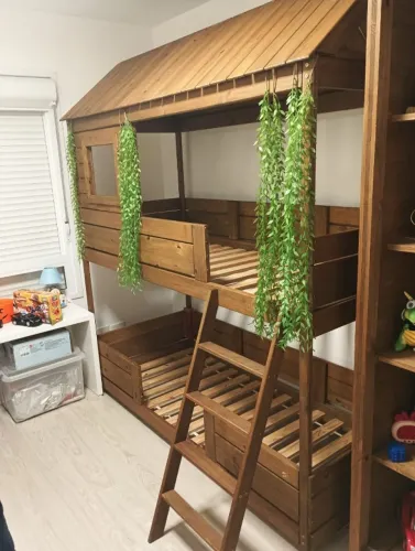 CAMA BELICHE CASINHA COM ROUPEIRO PEQUENO