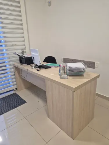 Mesa escritório em MDF feito em marcenaria
