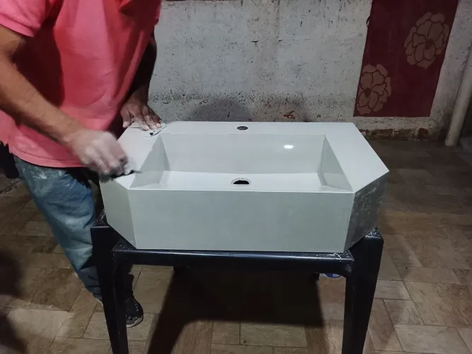 Pia escupida de porcelanato 500 reais com a instalação 