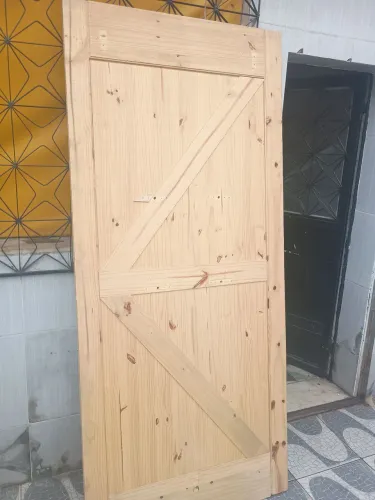 Porta madeira maciça
