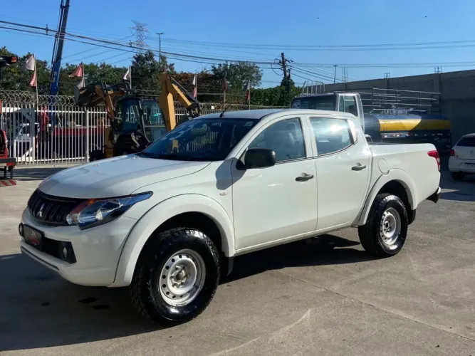 Mitsubishi L200 Triton Sport GL 2.4 Diesel 2023
