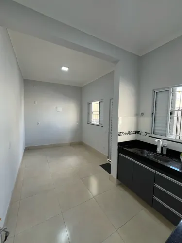 Kitnet - Aluguel - Bem Localizado 