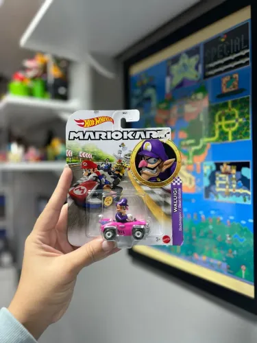 Hot Wheels Waluigi Mario Kart 