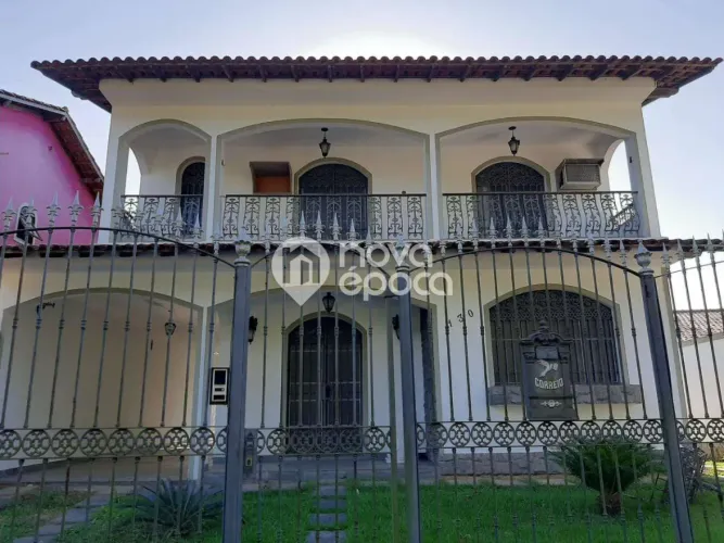 Anil | Casa 4 quartos, sendo 2 suites