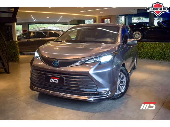 Toyota Sienna 2.5 VVT-I Hybrid XSE 2021