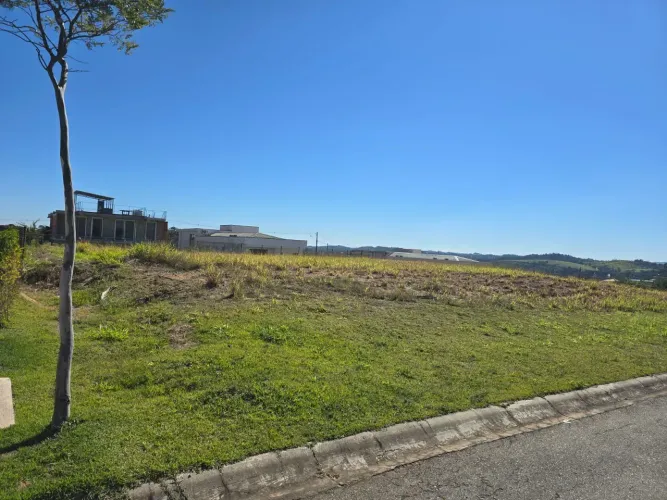 TERRENO PLANO COM 800M2 A VENDA NO CONDOMINIO RESERVA SANTA MONICA EM ITUPEVA/SP