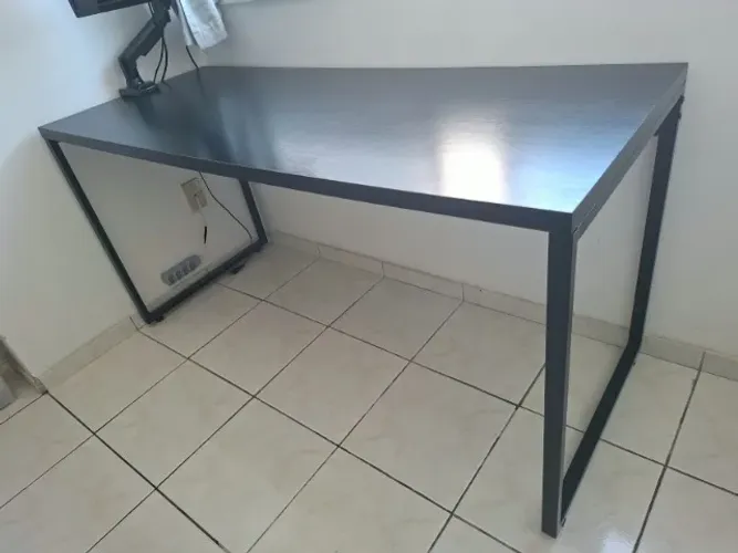 Escrivaninha Trevalla Kuadra Me150 cm