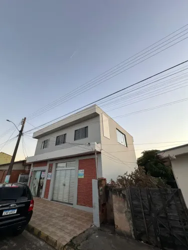 Casa para venda possui 175 metros quadrados com 2 quartos