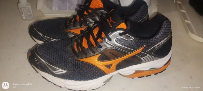 Vendo tênis Mizuno Tam 42 valor 150 reais são Gonçalo rj