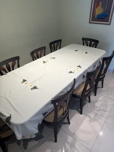 Toalha de mesa - bordada 8 lugares