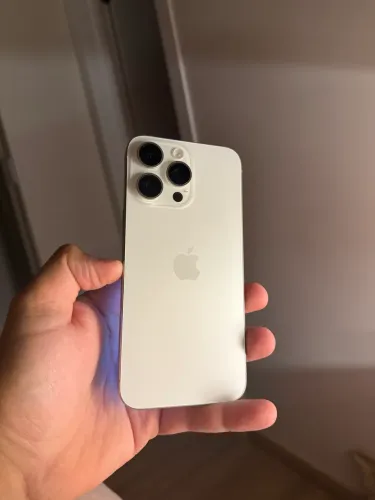iPhone 15 pro Max muito novo