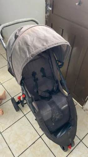 Carrinho de bebê + bebê conforto 