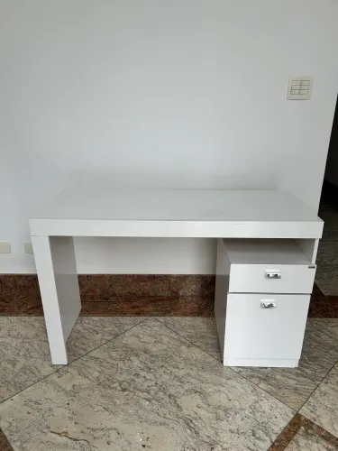 Mesa de computador Escrivaninha Permóbili 1200mmx760mmx465mm - Usada