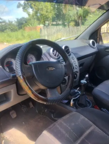 Ford Fiesta Sedan 1.0 8V Flex 4P 2008