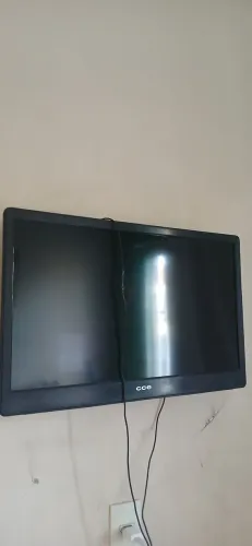 Vendo TV LCD de 32 polegadas em excelente estado