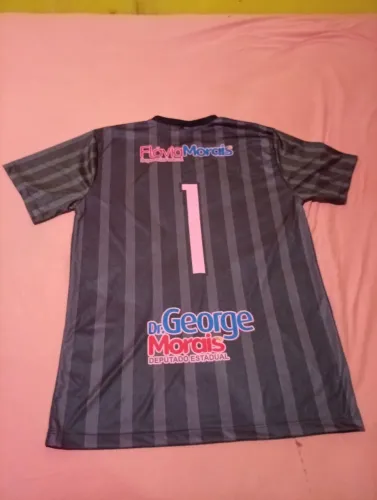 Uniforme de futebol com 12 conjunto/camisa e calção...