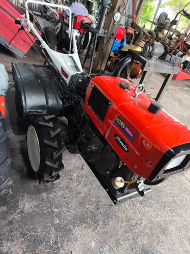Micro trator Tobata 9 cv com rotativa 