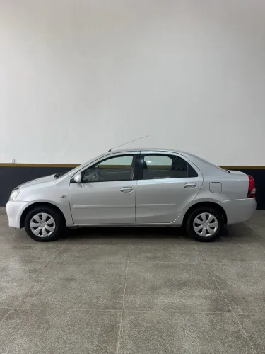 Toyota Etios XS Sedan 1.5 Flex 16V 4P Mec. 2013