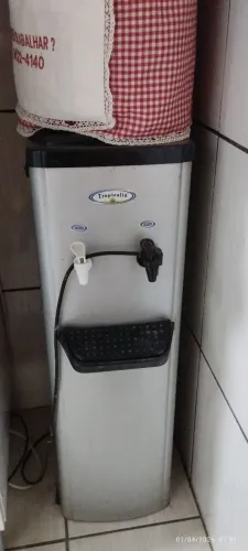 Bebedouro de coluna compressor