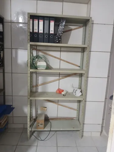 3 Estantes de ferro grosso com 1,90 X 1,00