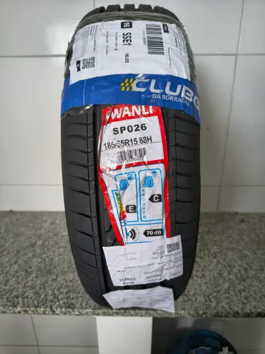 Pneu 185 65 15 novo