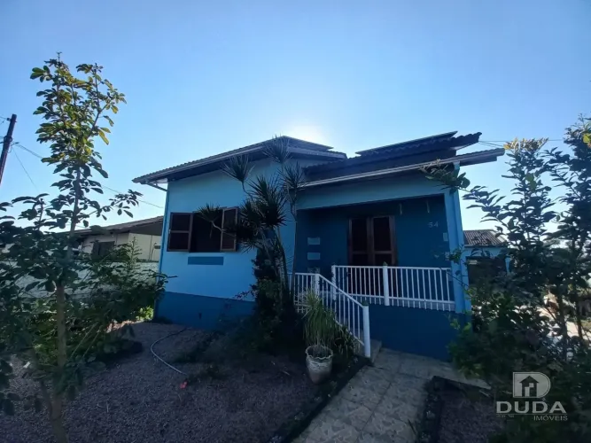 Casa á venda no bairro Verdinho!