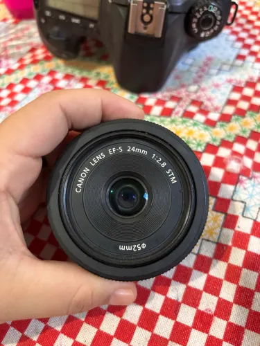 Lente Canon EF-S 24mm f/2.8 STM (Pancake) - Excelente Estado