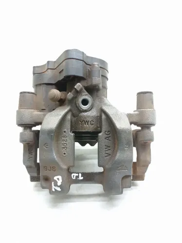Cavalete Traseiro Direito Vw Passat Tsi 2.0 2018 3q0615406