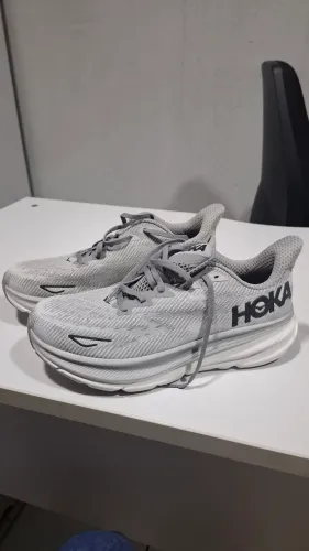 HOKA CLIFTON 9