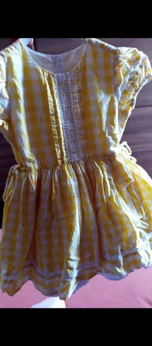 Lote de vestidos e jardineiras menina tamanho 3 anos