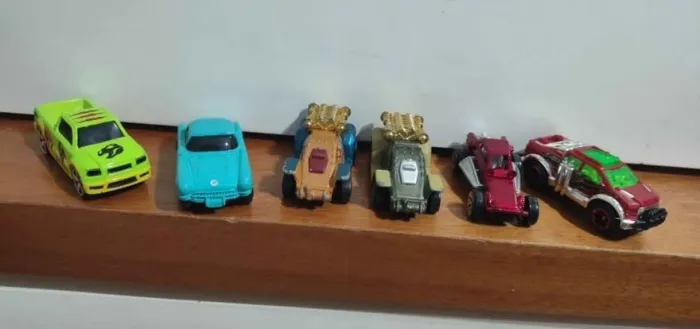 Brinquedo kit carrinhos diversos Maisto 