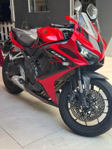 CBR 650R ÚNICO DONO 2024 - NOVA S/ DETALHES