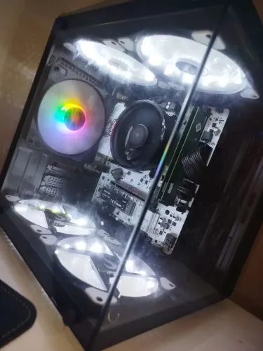 PC GAMER MONTADO HÁ MENOS DE 1 ANO, MOTIVO FA VENDA: PRATICAMENTE NÃO USO
